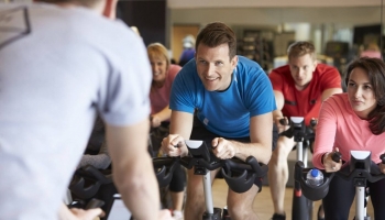 HOW TO CHOOSE THE IDEAL SPINNING BIKE TO EXERCISE AT HOME?